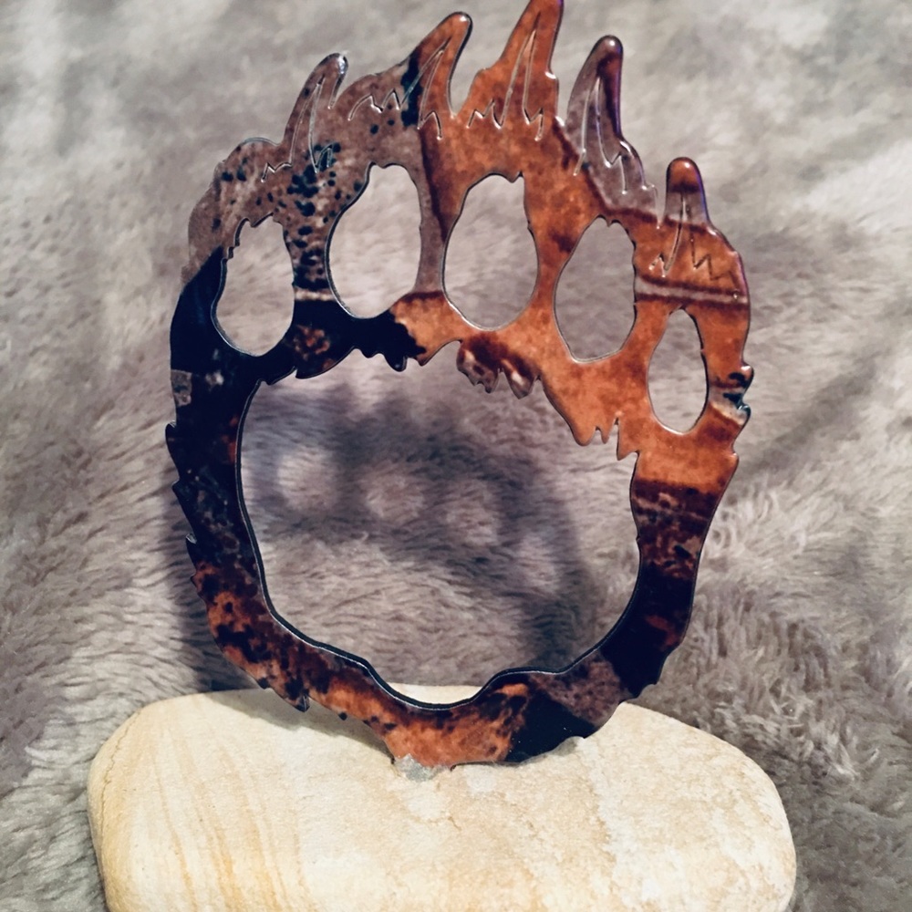 Original paw decoration created and designed by Barto Wildlife, Dubois,Wy. - Picture 3 of 9